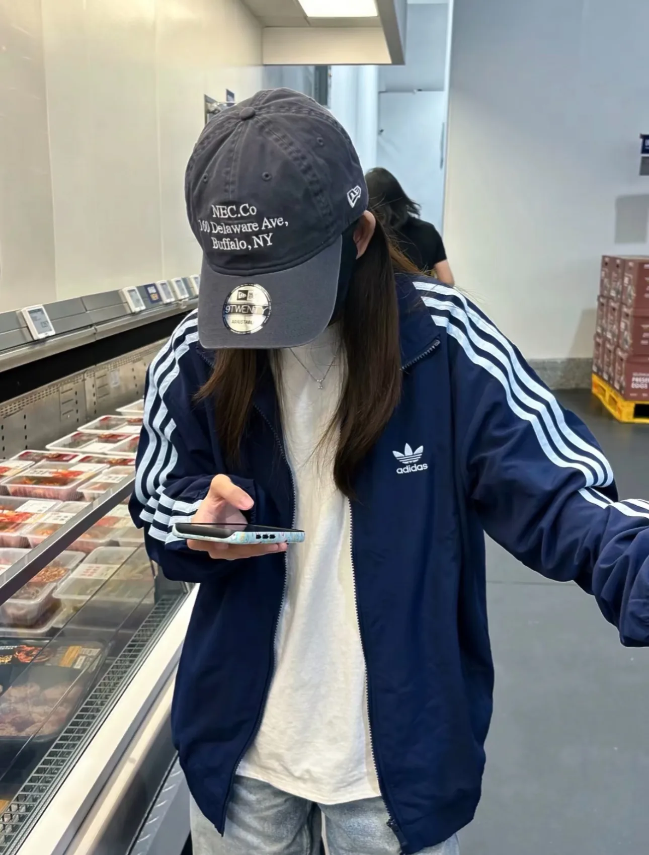 Classic Three-Stripe Track Jacket D18522983 — view 2