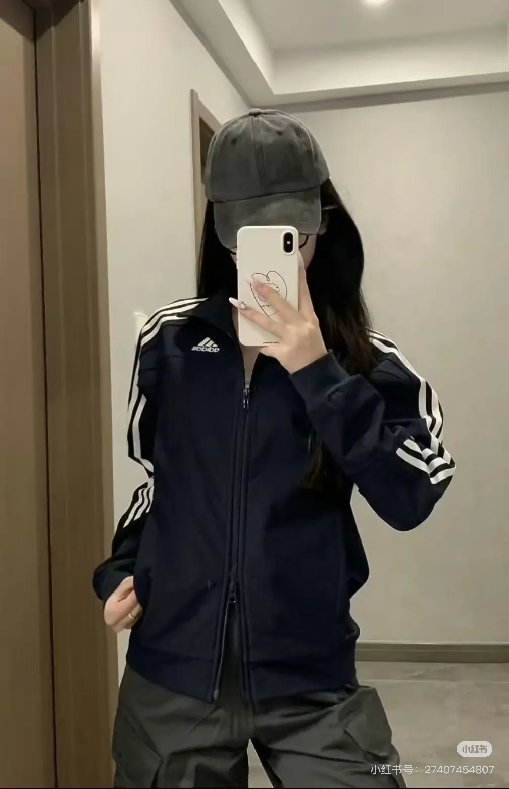 Classic Three-Stripe Track Jacket D18522983 — view 4