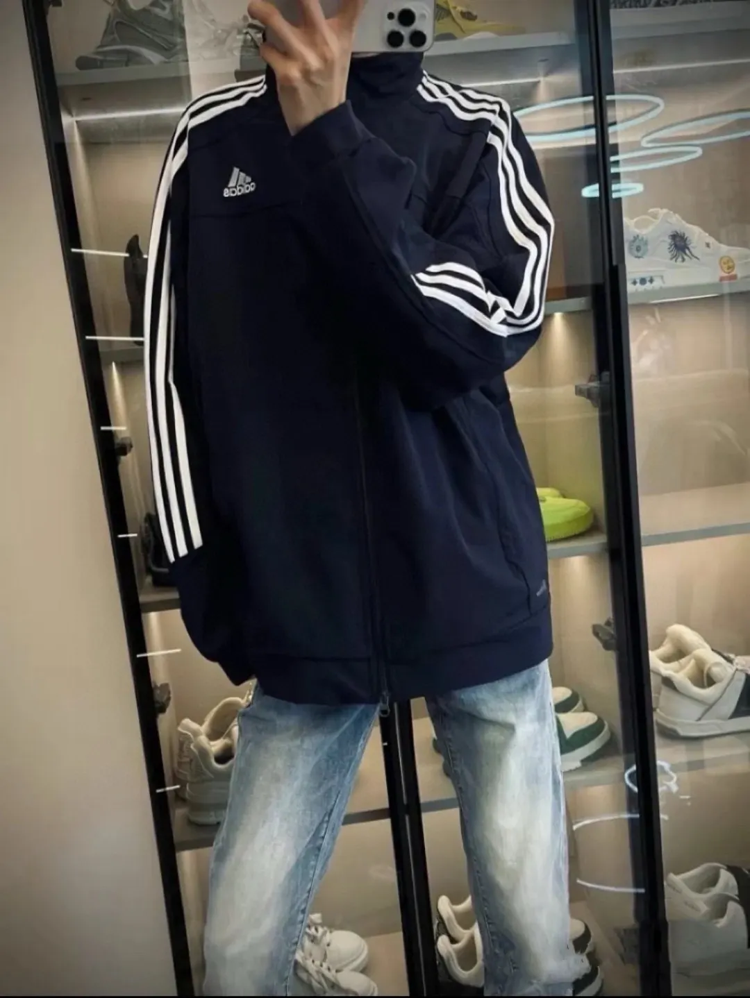 Classic Three-Stripe Track Jacket D18522983 — view 12
