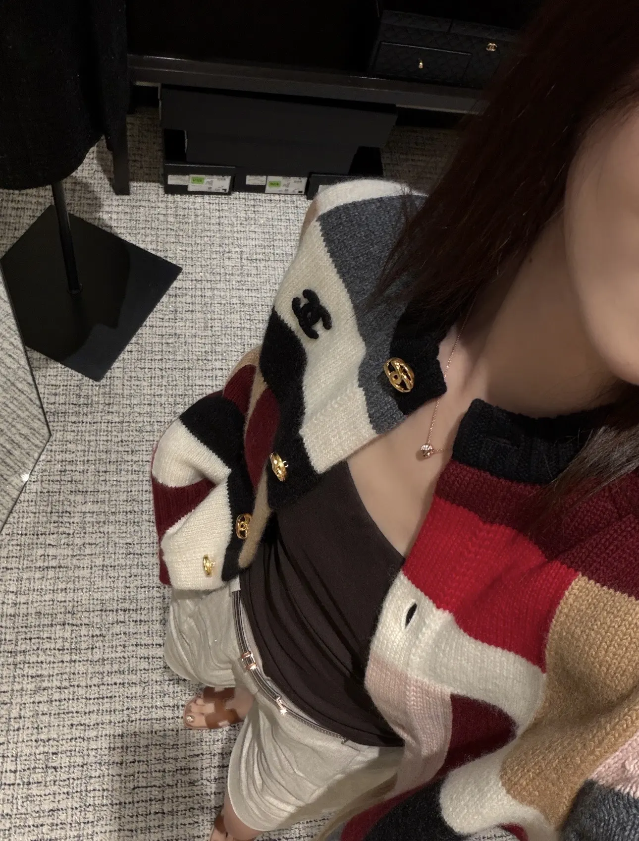 Color-Block Patchwork Knit Cardigan D19521540 — view 3