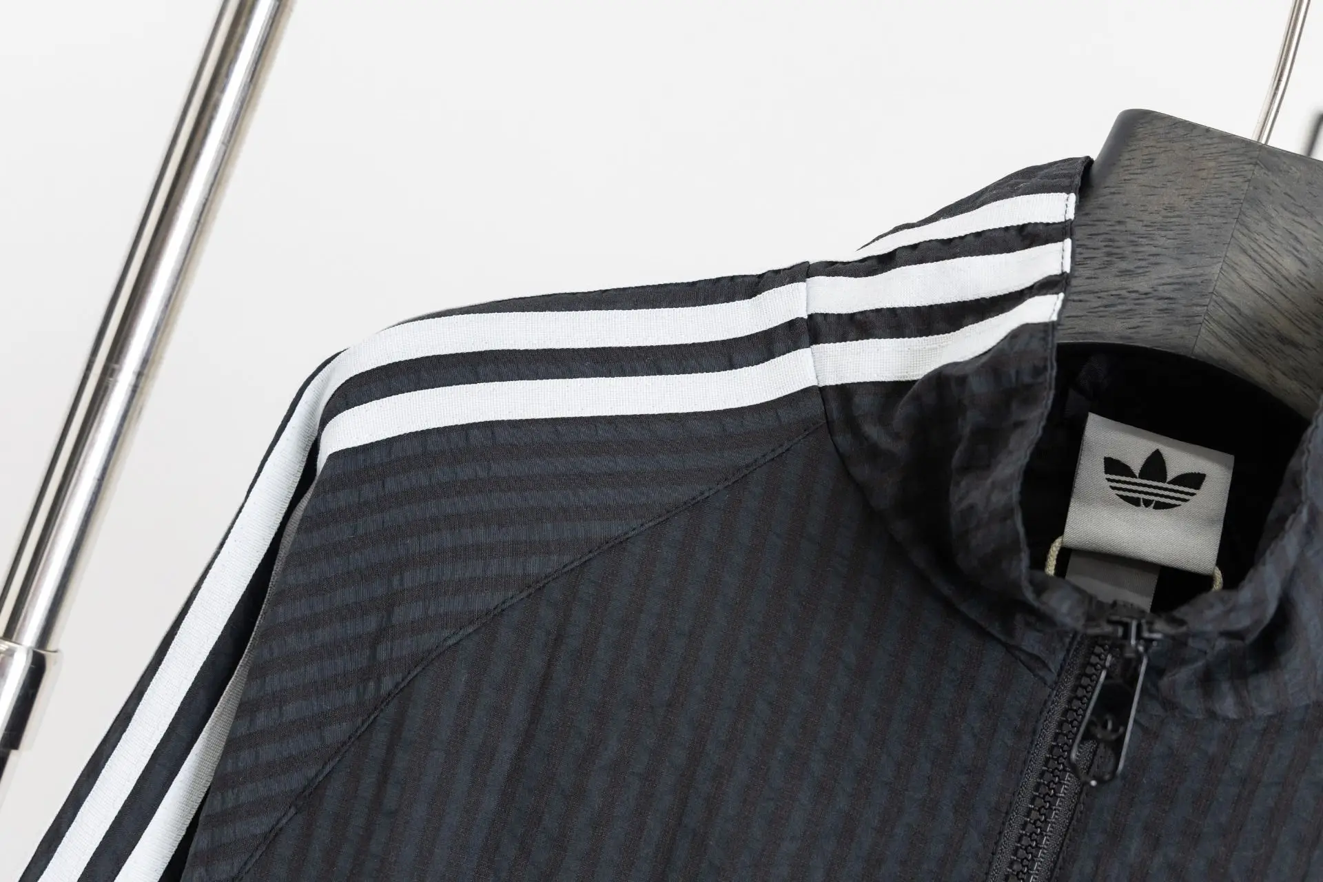 Adicolor Classics 3-Stripes Track Jacket D20022987 — view 5