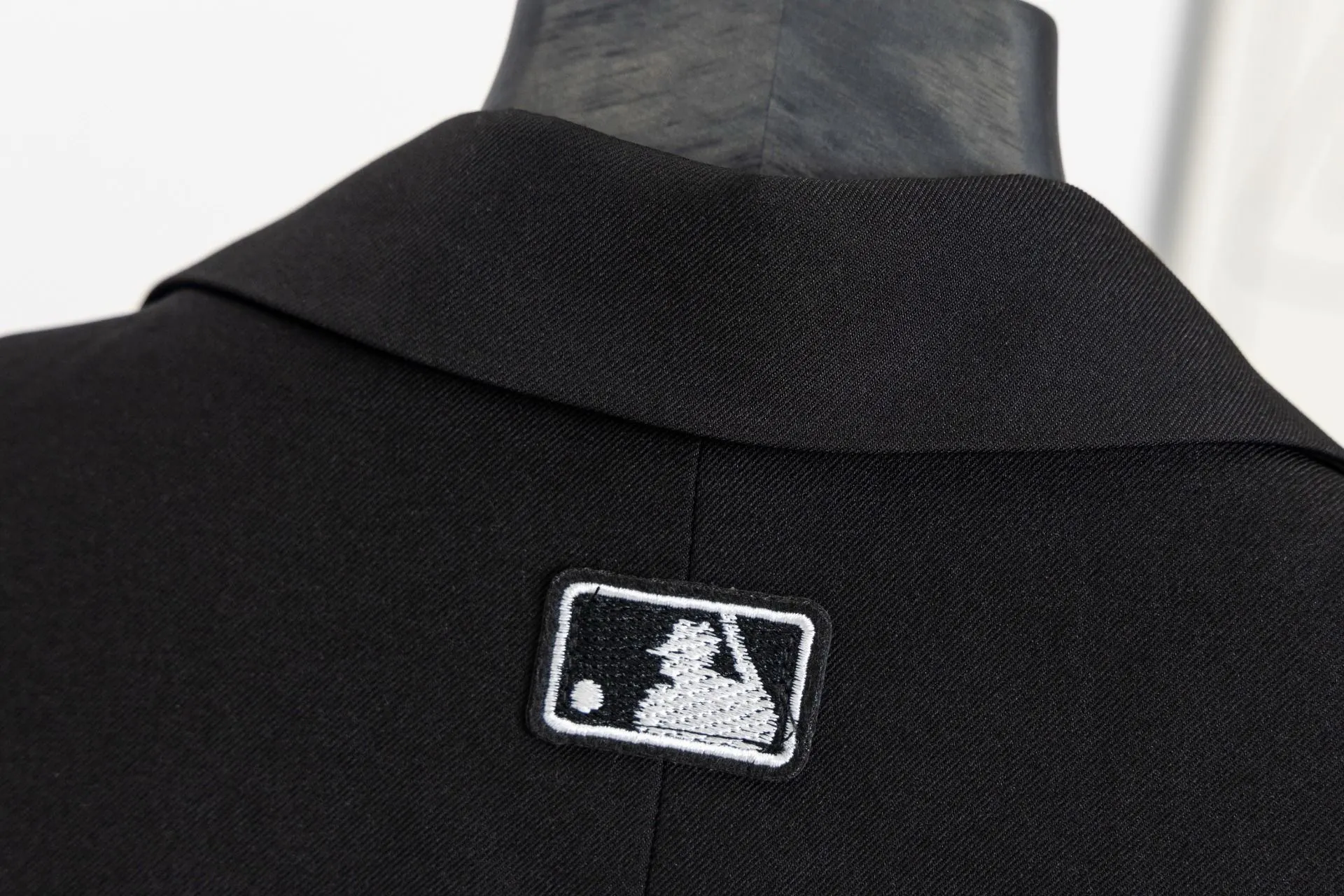 MLB NY Yankees Logo Embroidered Blazer D21022999 — view 4