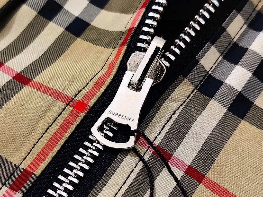 Reversible Check Hooded Jacket D23522976 — view 5