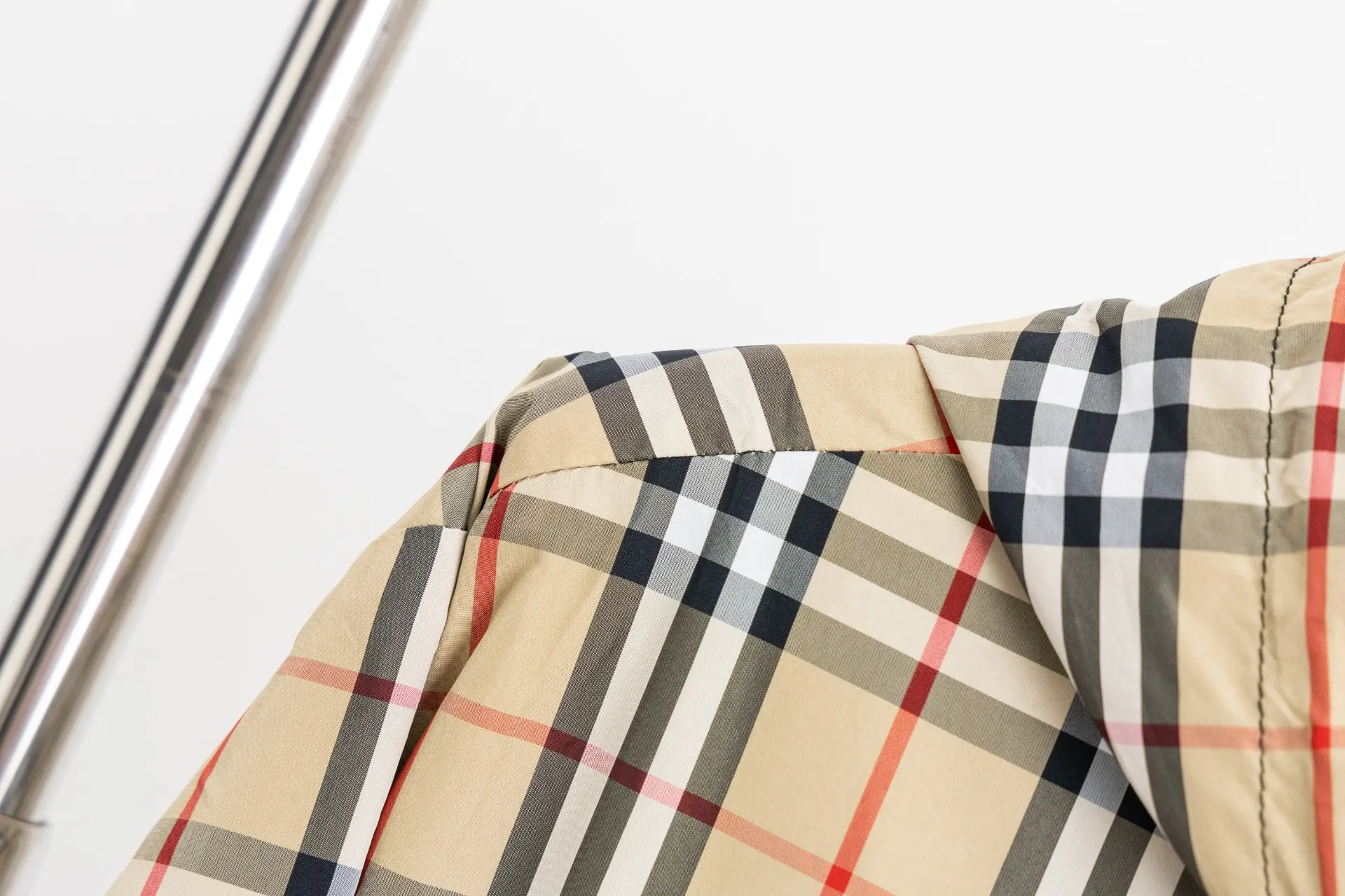 Reversible Check Hooded Jacket D23522975 — view 7