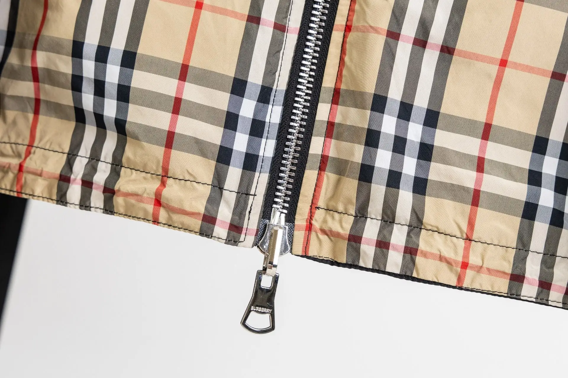 Reversible Check Hooded Jacket D23522975 — view 9