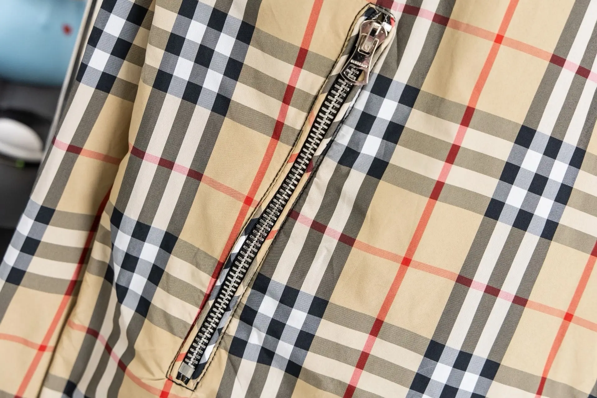 Reversible Check Hooded Jacket D23522975 — view 10