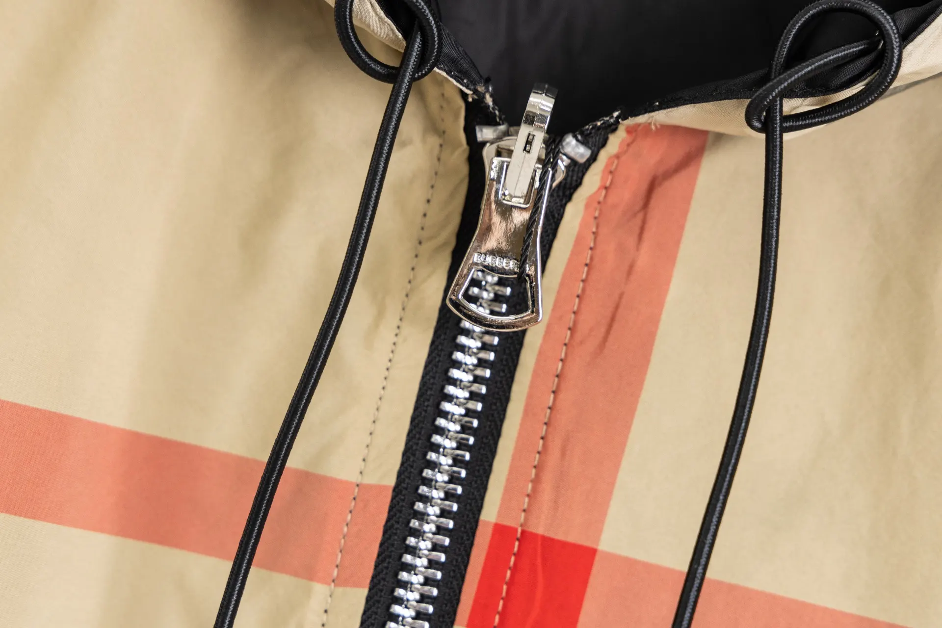 Reversible Check Hooded Jacket D23522978 — view 6