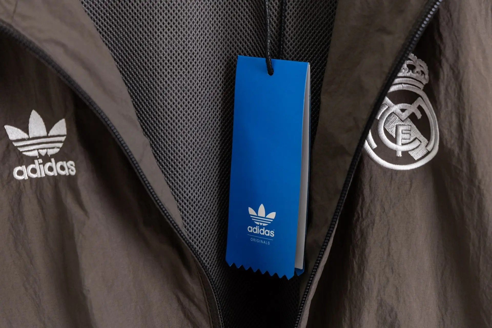 Adidas Real Madrid Color-Block Track Jacket D21021530 — view 16
