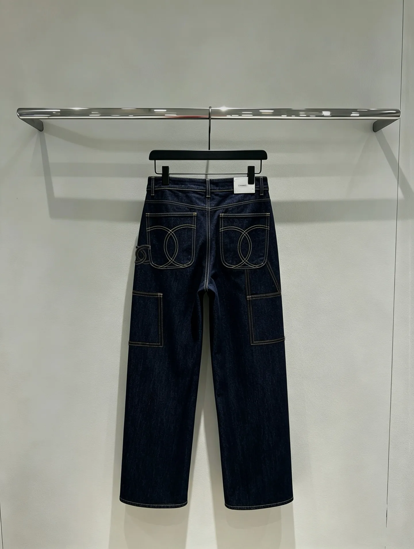 High-Rise Wide-Leg Straight Jeans D20520293 — view 2