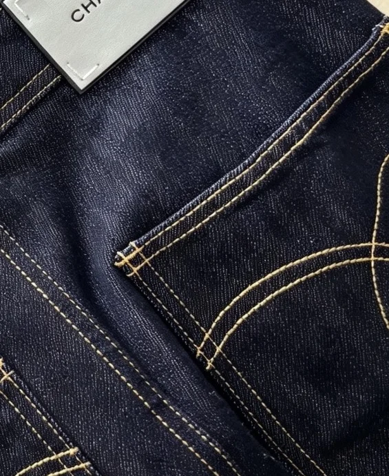 High-Rise Wide-Leg Straight Jeans D20520293 — view 8