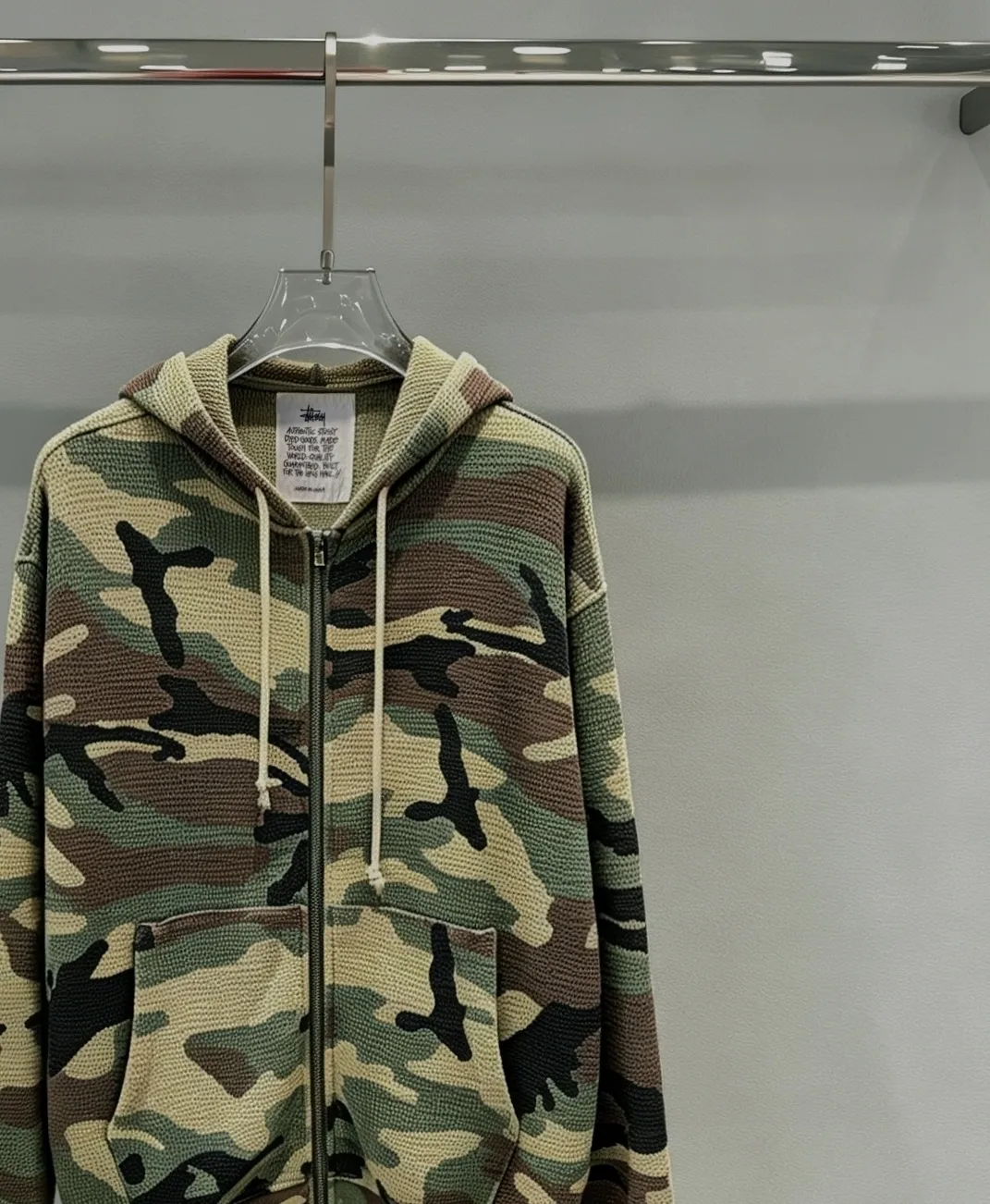 Camo Print Waffle-Knit Zip-Up Hoodie D23020286 — view 3
