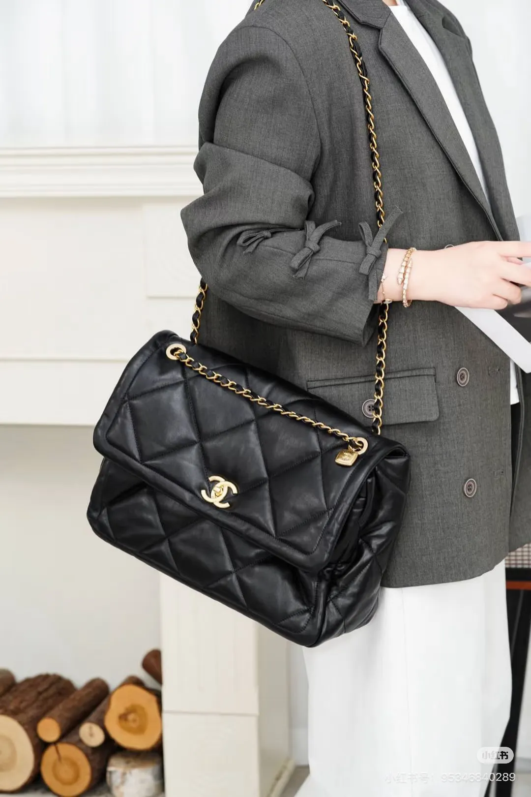 Chanel 25K Flap Chain Bag D36018126 — view 3