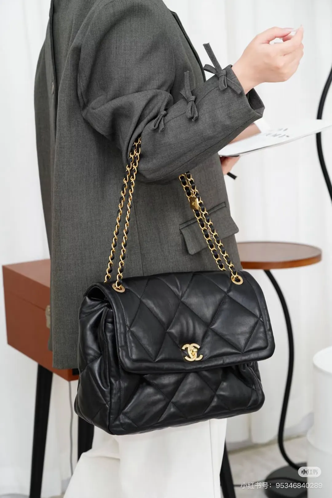 Chanel 25K Flap Chain Bag D36018126 — view 4