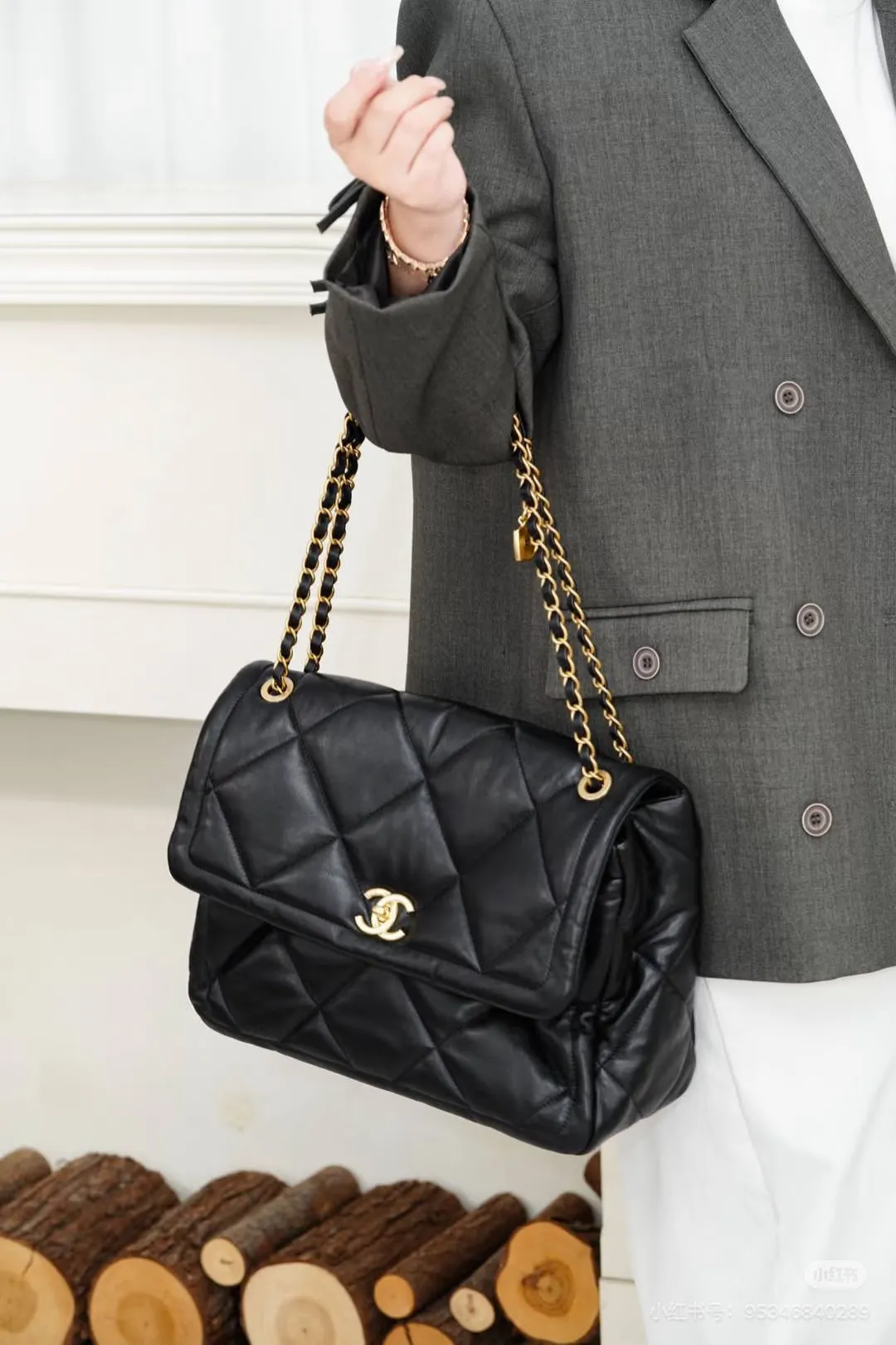 Chanel 25K Flap Chain Bag D36018126 — view 5
