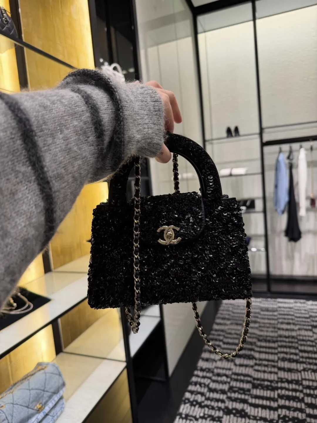 Chanel 26C Sequin Kelly Top-Handle Bag D30018339 — view 3