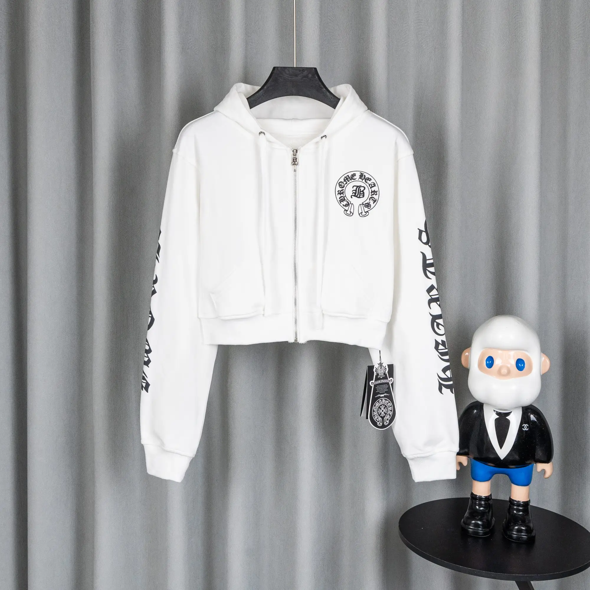 Embroidered Logo Zip-Up Hoodie D22521061