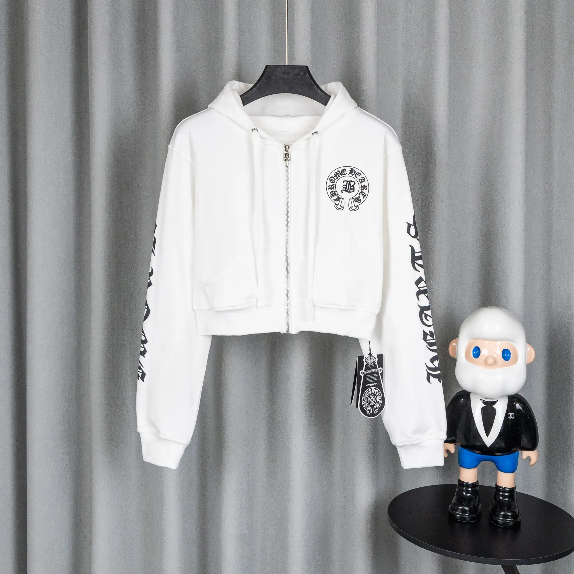 Embroidered Logo Zip-Up Hoodie D22521061