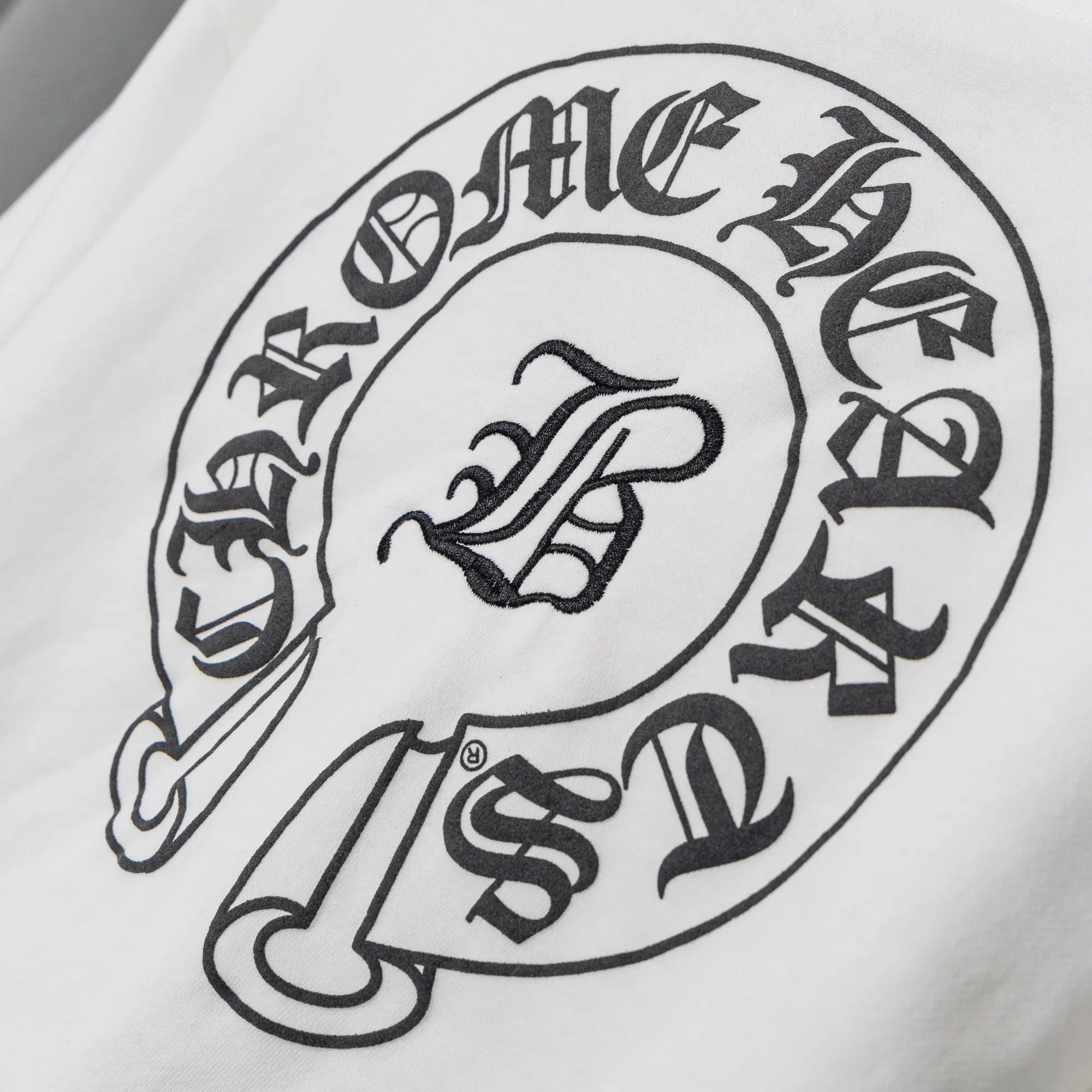 Embroidered Logo Zip-Up Hoodie D22521061 — view 6