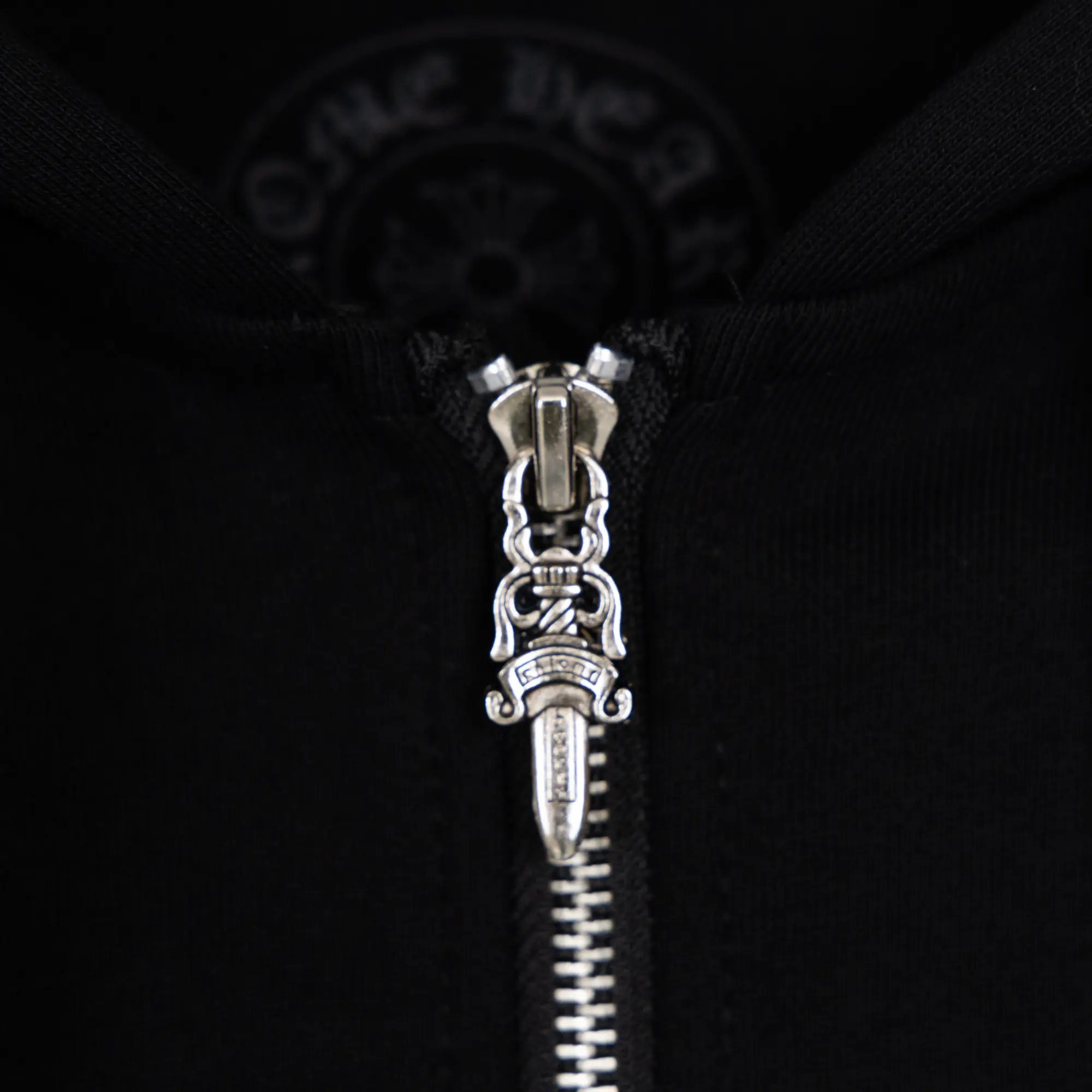 Logo Embroidery Zip-Up Hoodie D22521065 — view 9