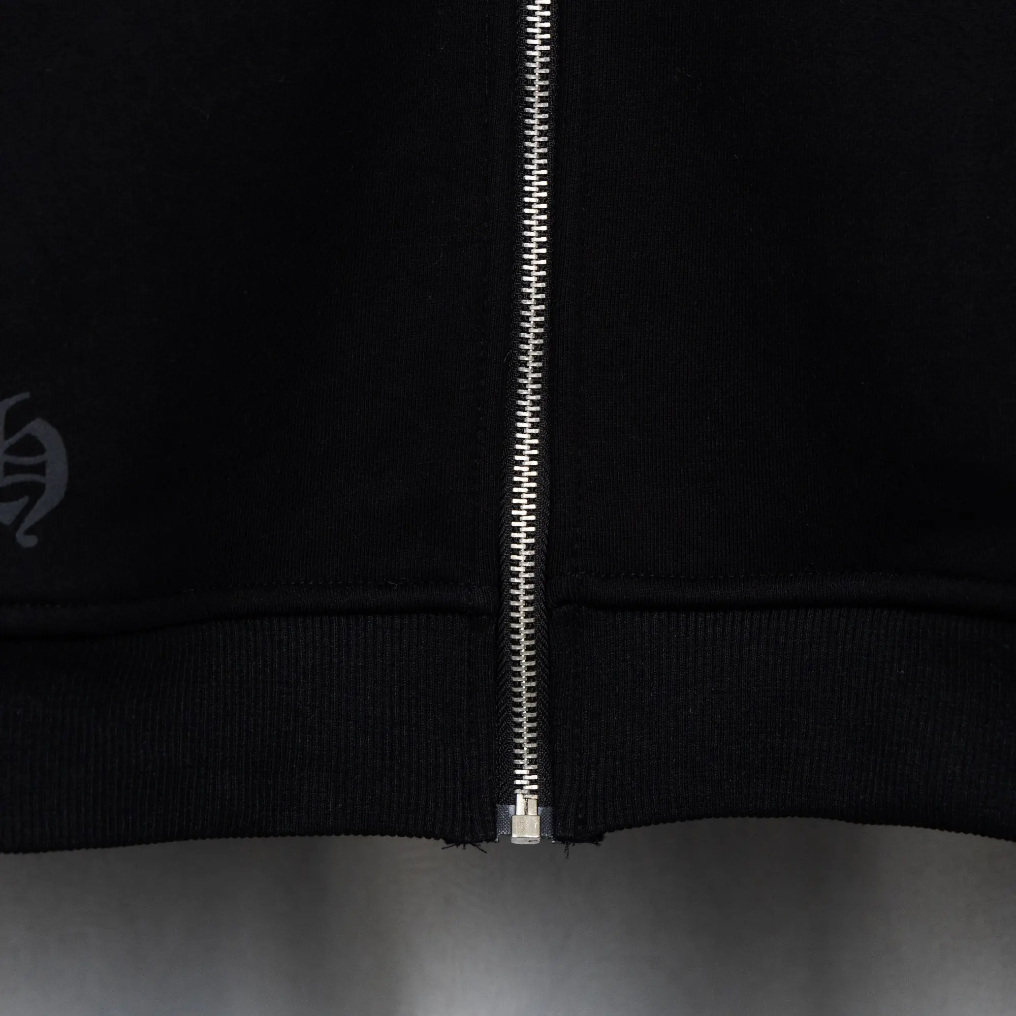 Logo Embroidery Zip-Up Hoodie D22521065 — view 16