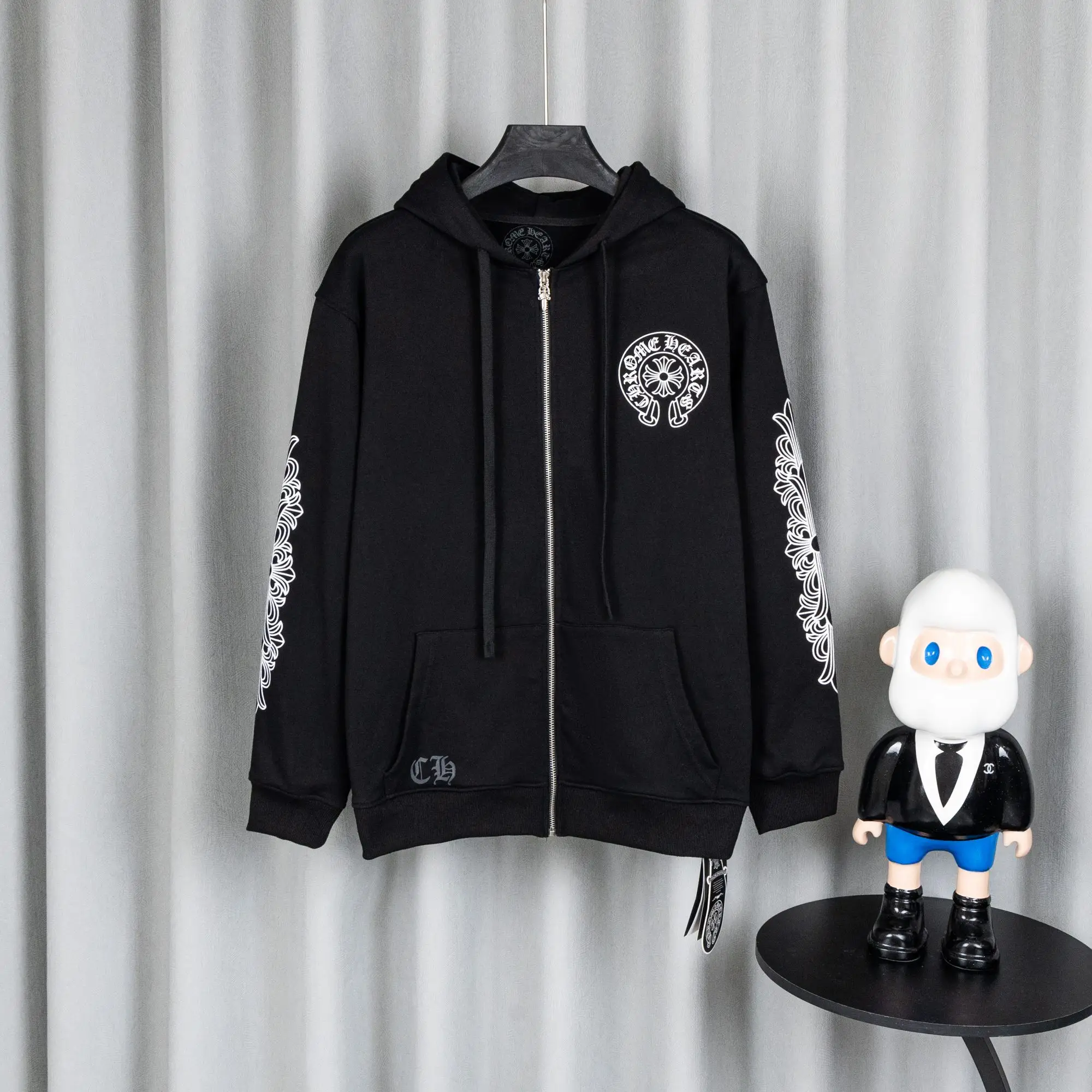 Logo Embroidery Zip-Up Hoodie D22521056