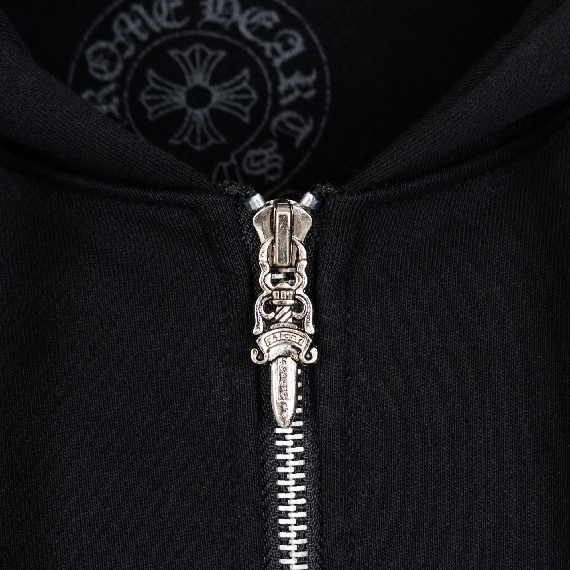 Logo Embroidery Zip-Up Hoodie D22521056 — view 17