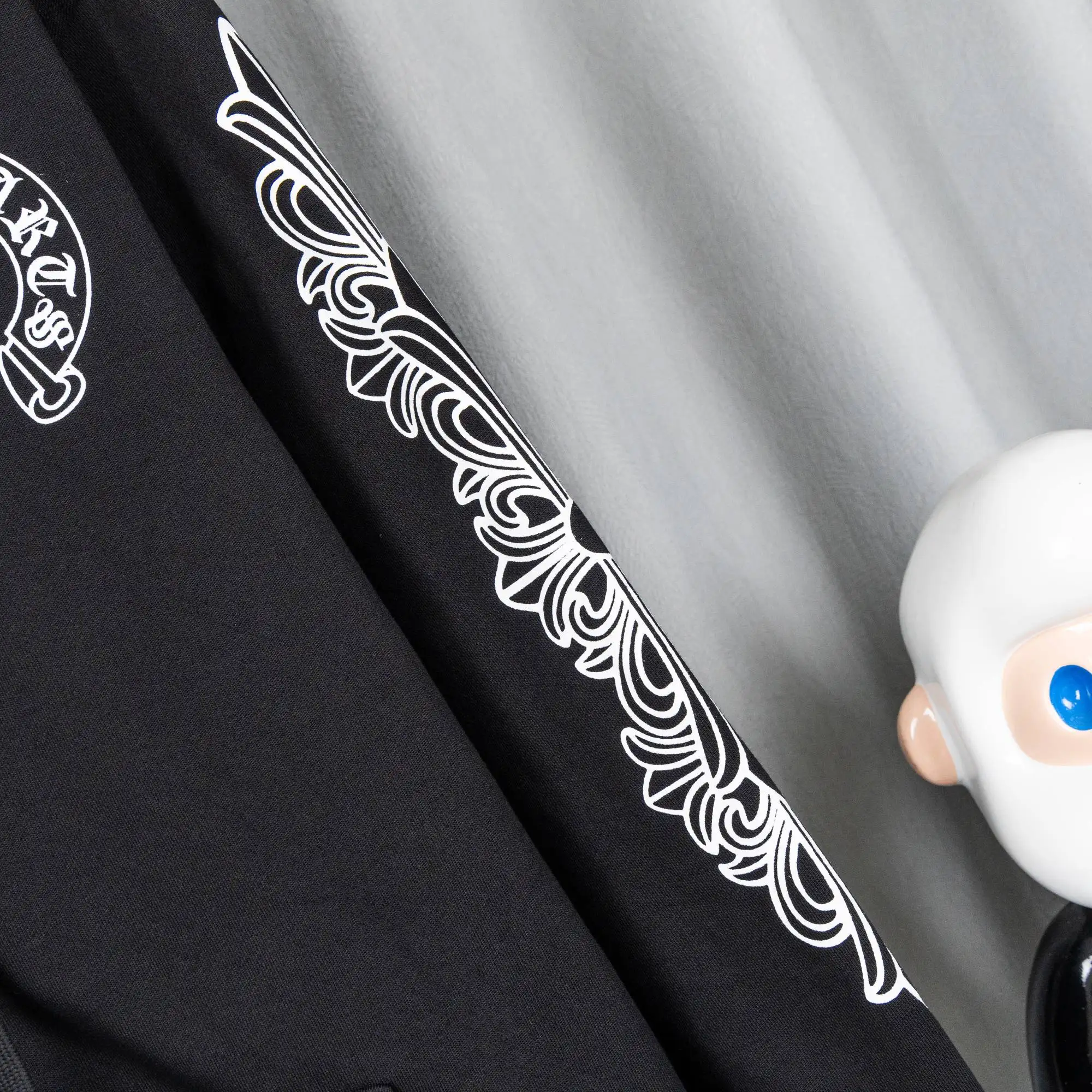 Embroidered Logo Zip-Up Hoodie D22521059 — view 8