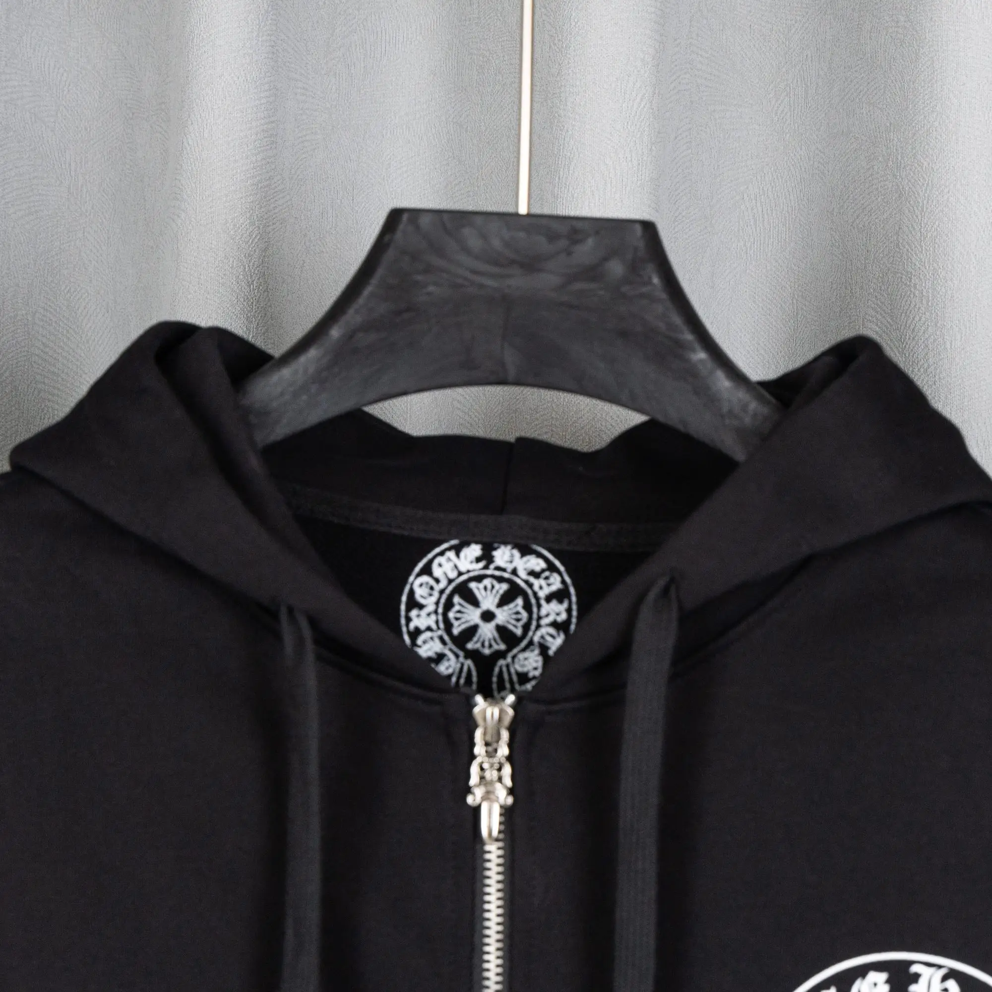 Embroidered Logo Zip-Up Hoodie D22521059 — view 19