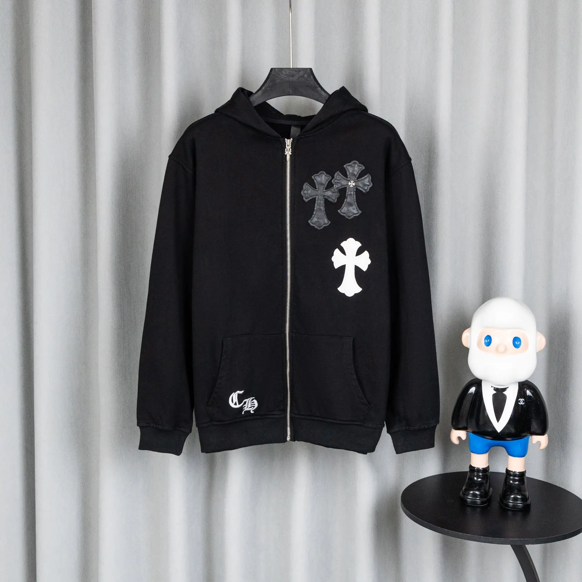 Appliquéd Embroidered Zip-Up Hoodie D23521057