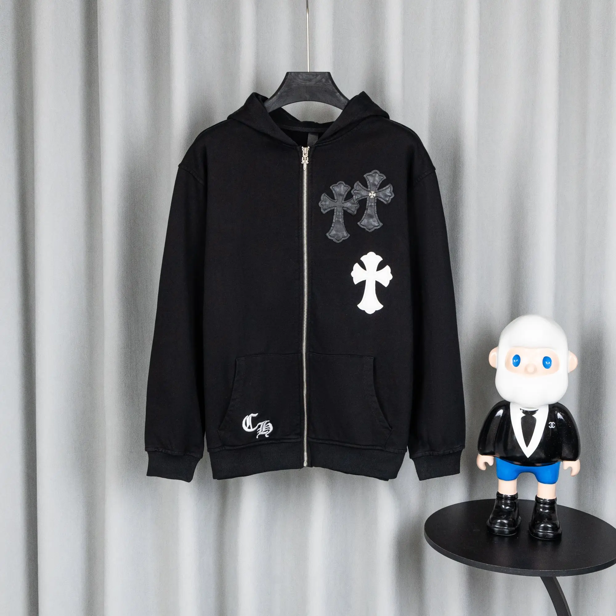 Appliquéd Embroidered Zip-Up Hoodie D23521057