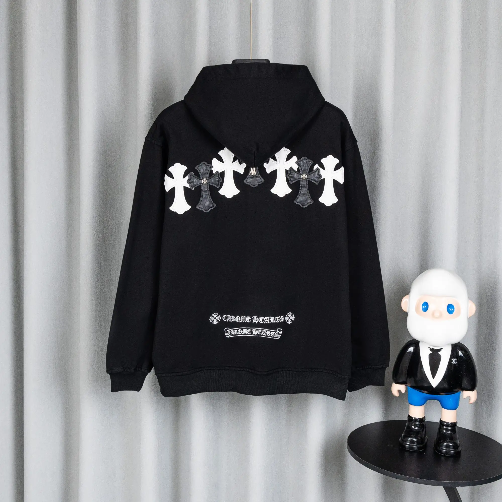 Appliquéd Embroidered Zip-Up Hoodie D23521057 — view 2
