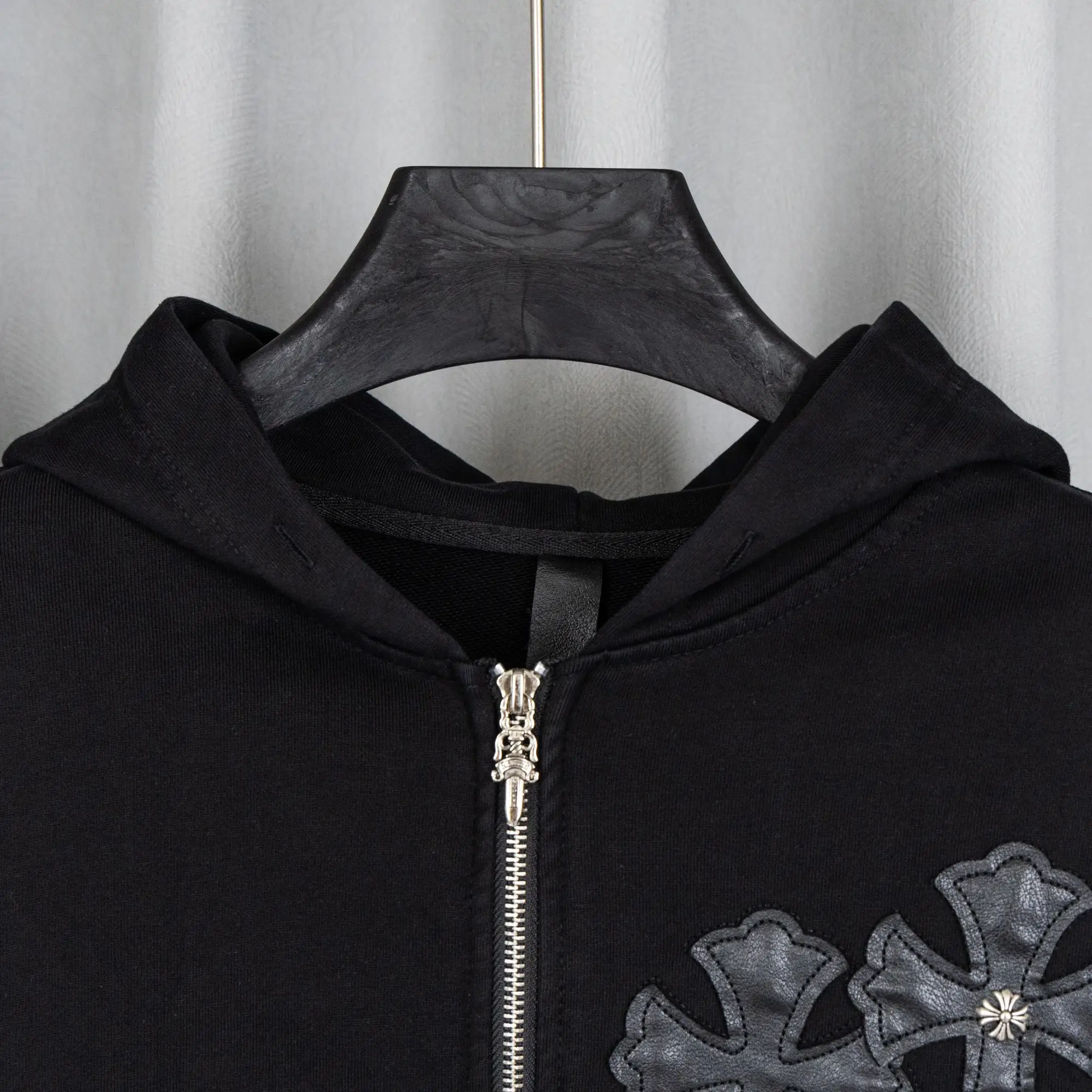 Appliquéd Embroidered Zip-Up Hoodie D23521057 — view 6