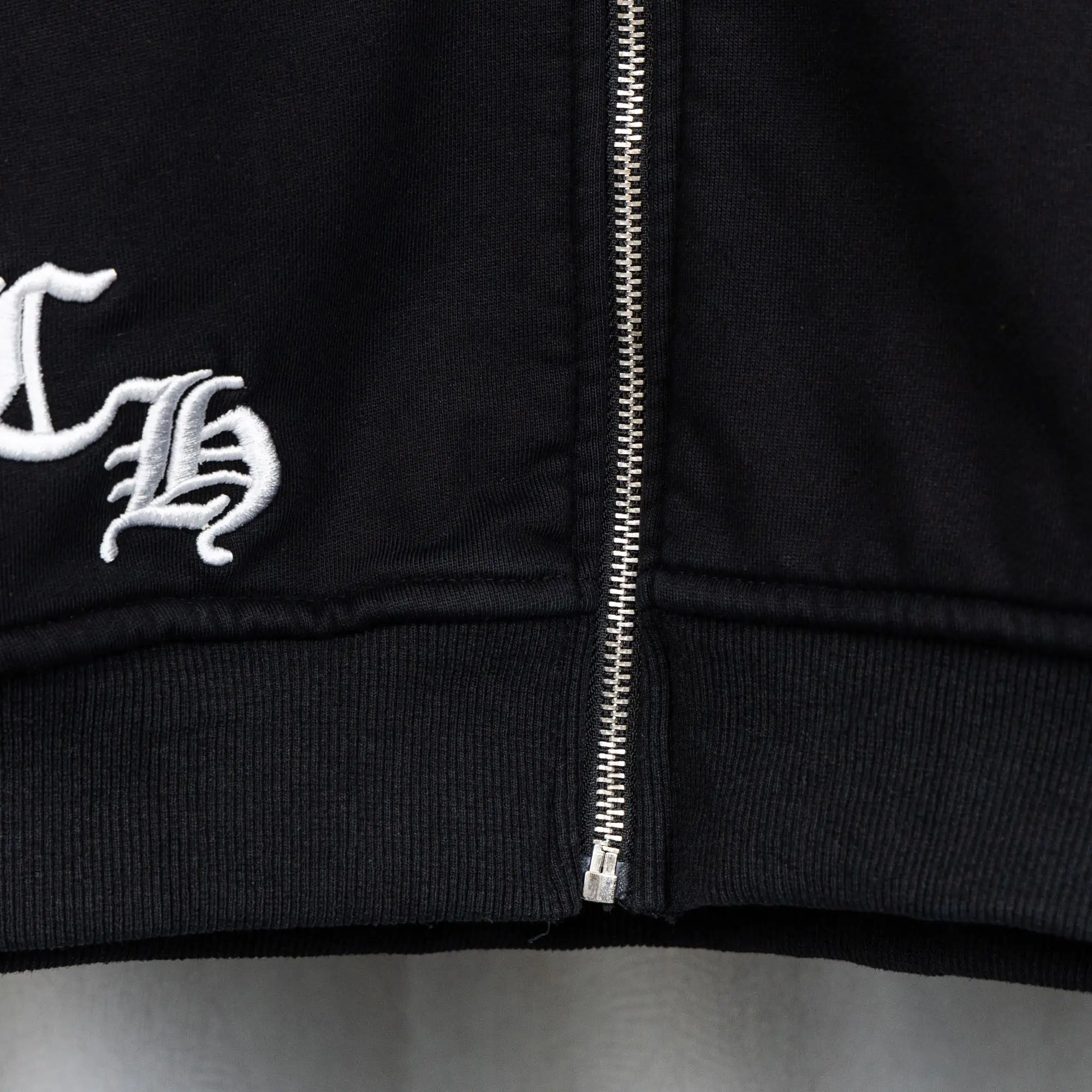 Appliquéd Embroidered Zip-Up Hoodie D23521057 — view 8