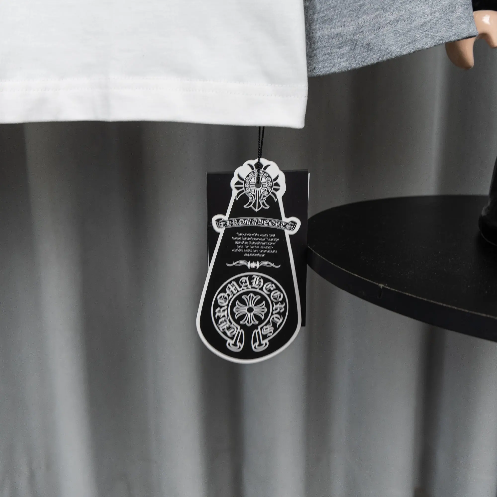 Logo-Print Raglan Long-Sleeve T-Shirt D16021033 — view 12