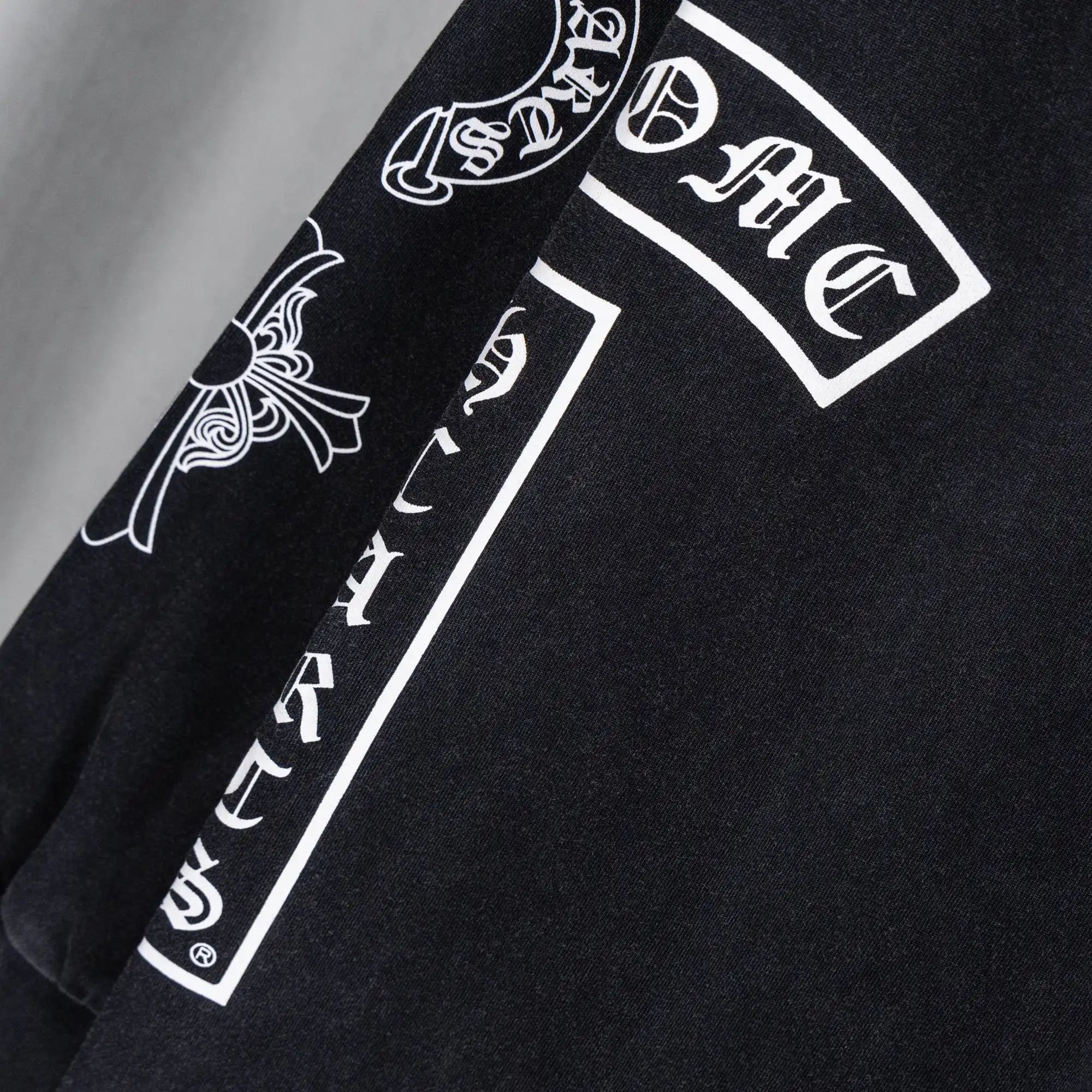 Graphic Print Long-Sleeve Cotton T-Shirt D17021029 — view 7