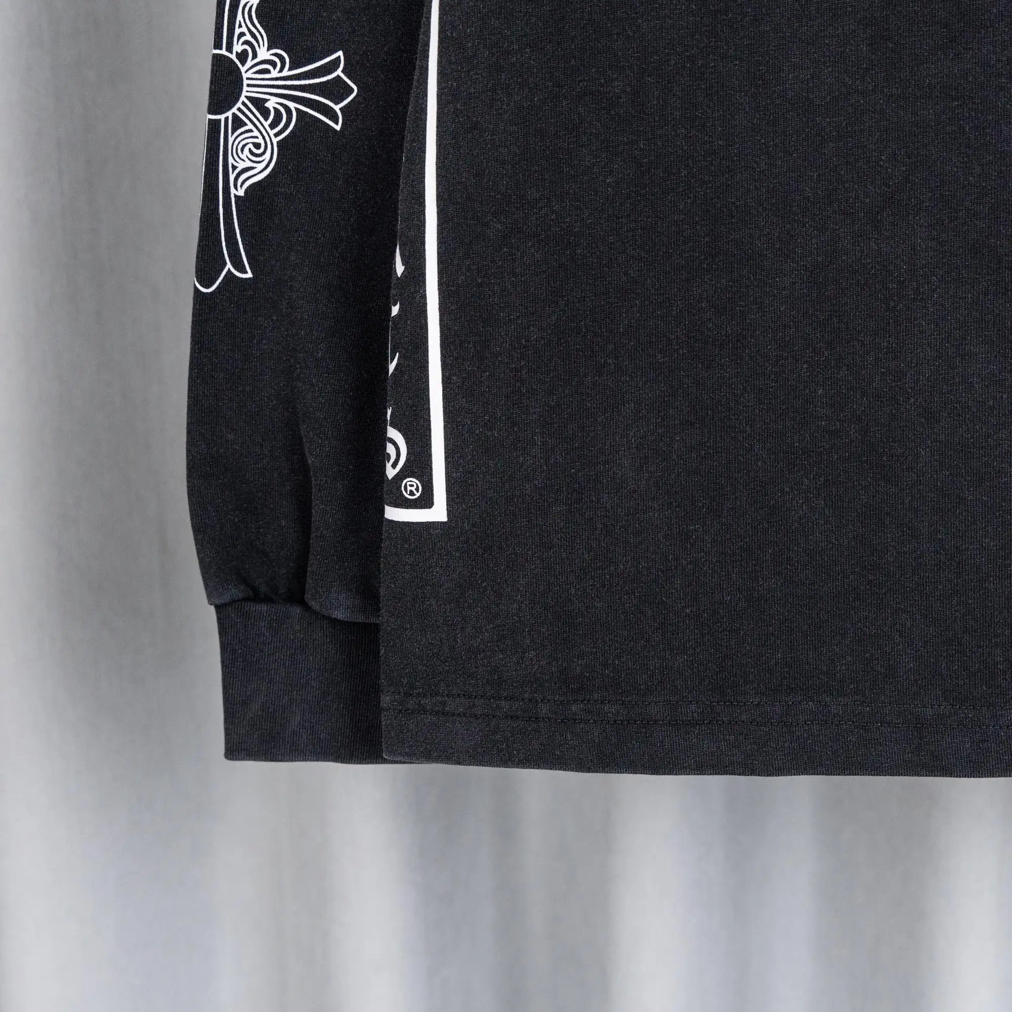 Graphic Print Long-Sleeve Cotton T-Shirt D17021029 — view 14
