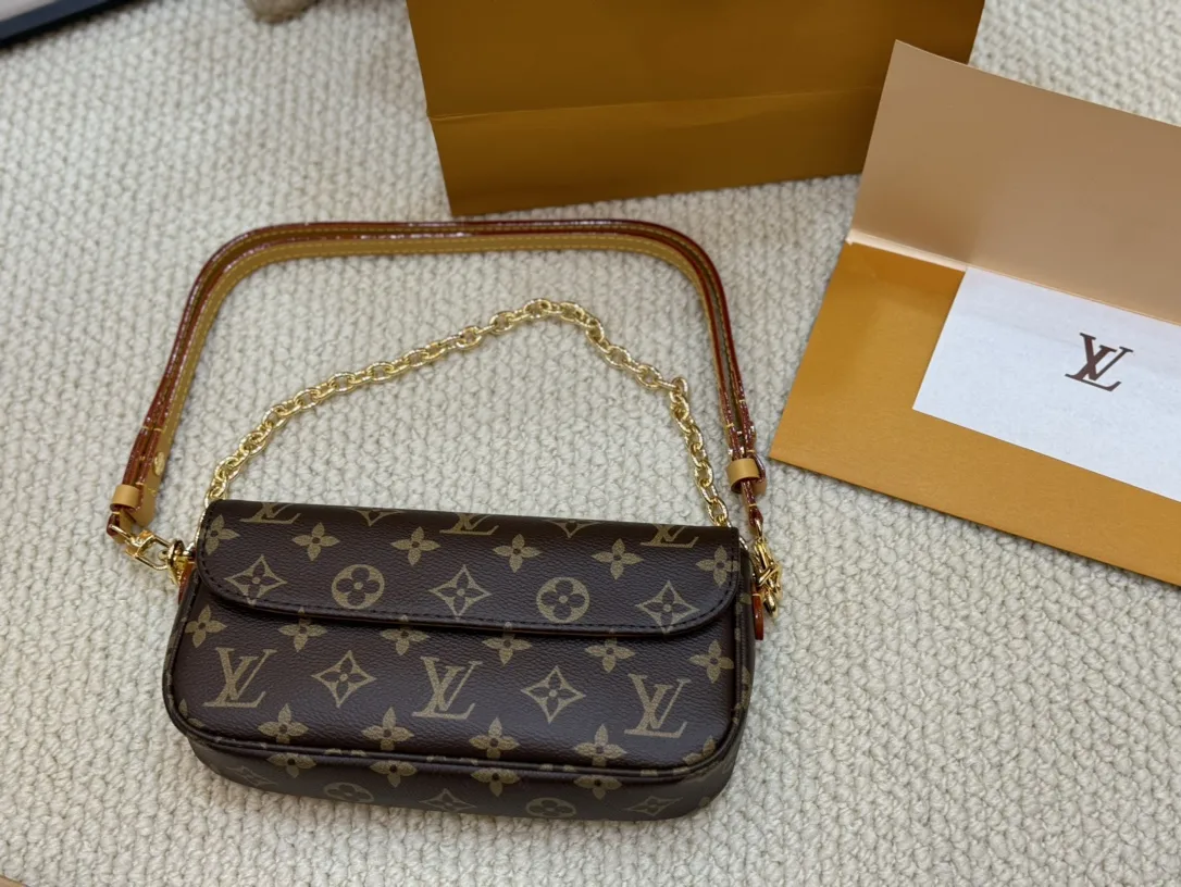 Monogram Canvas Ivy WOC Shoulder Bag D44018530 — view 6