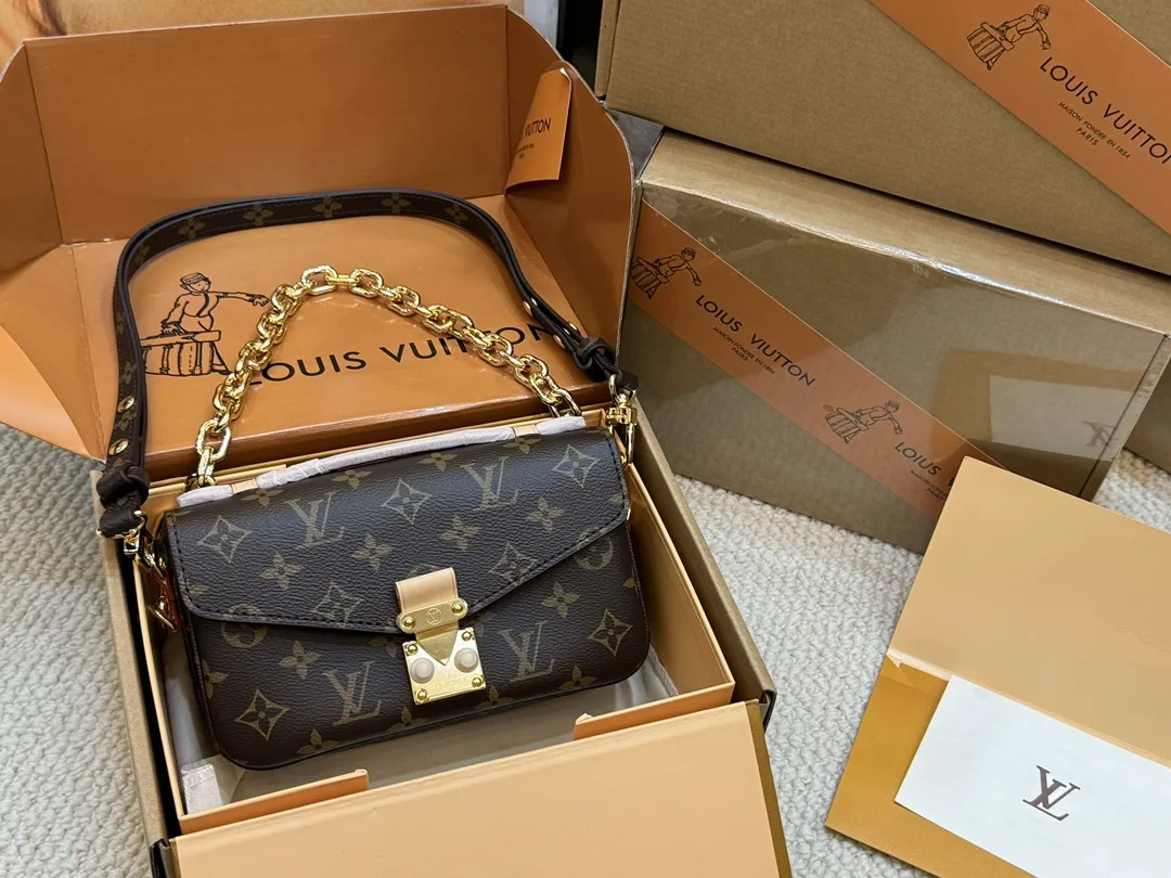 Monogram East West Pochette Metis Bag D50018524