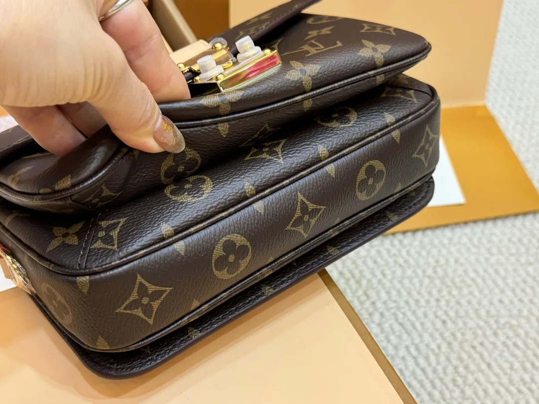 Monogram East West Pochette Metis Bag D50018524 — view 9