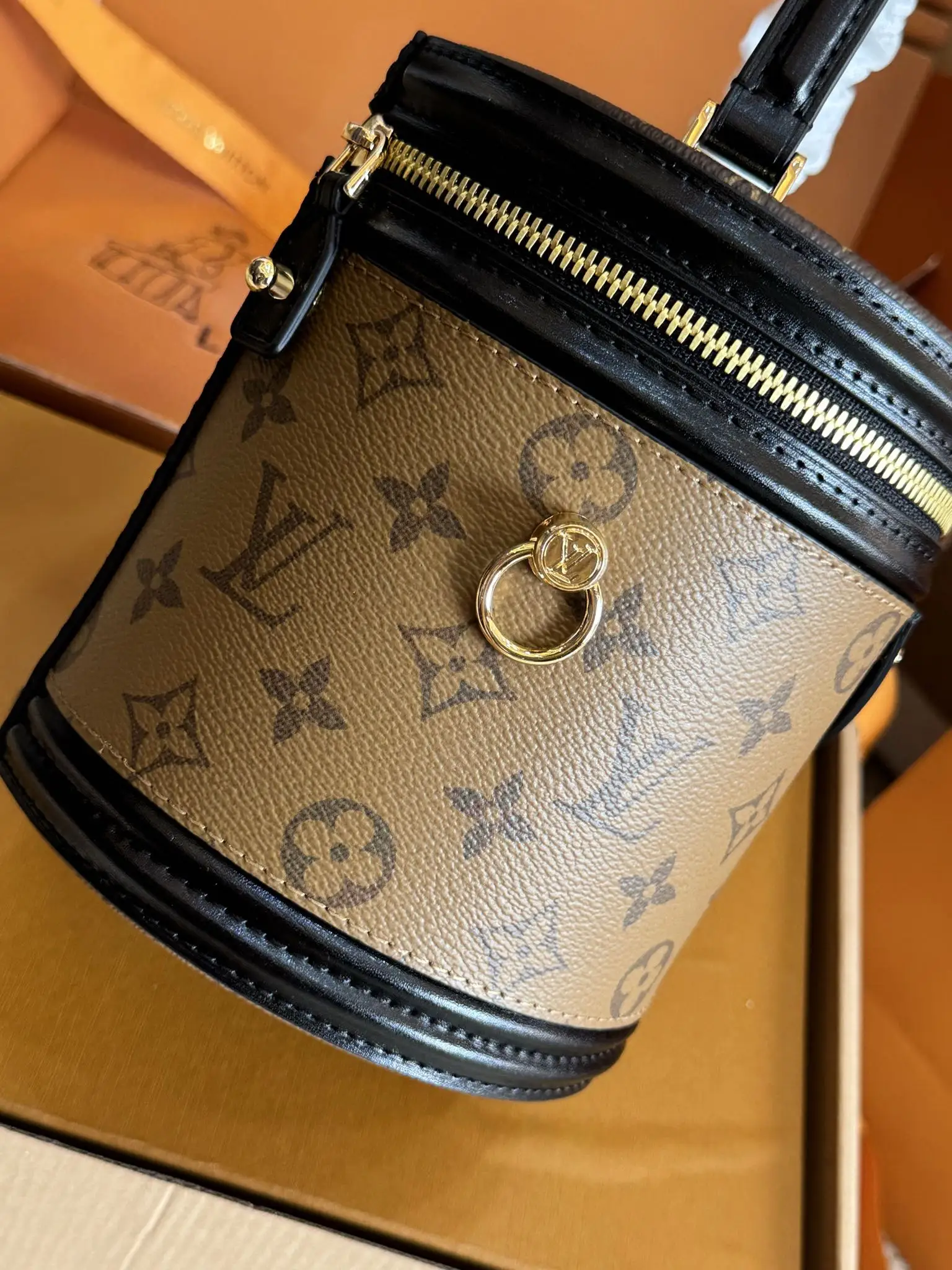 Monogram Canvas Bucket Bag D46018518 — view 5