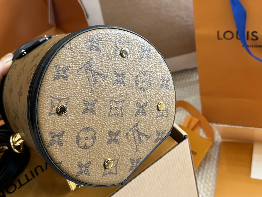 Monogram Canvas Bucket Bag D46018518 — view 7