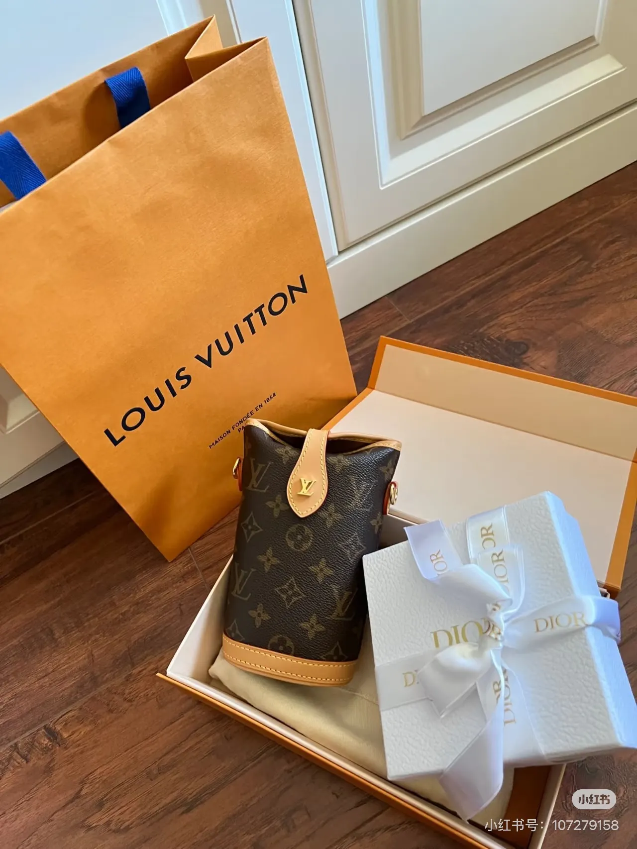 Nano Monogram Bucket Bag D26518226 — view 4