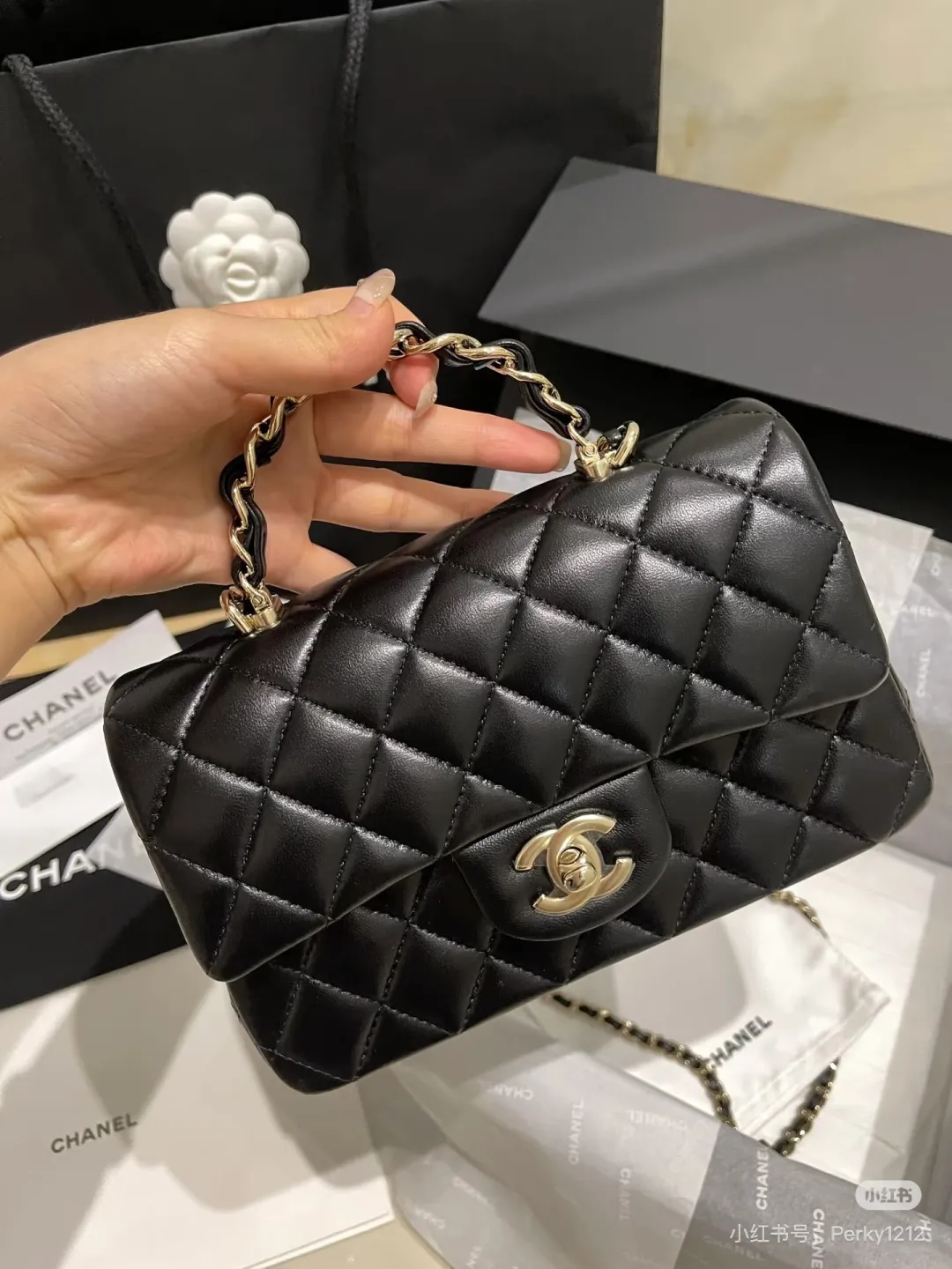 Classic Flap Top-Handle Bag D30018284