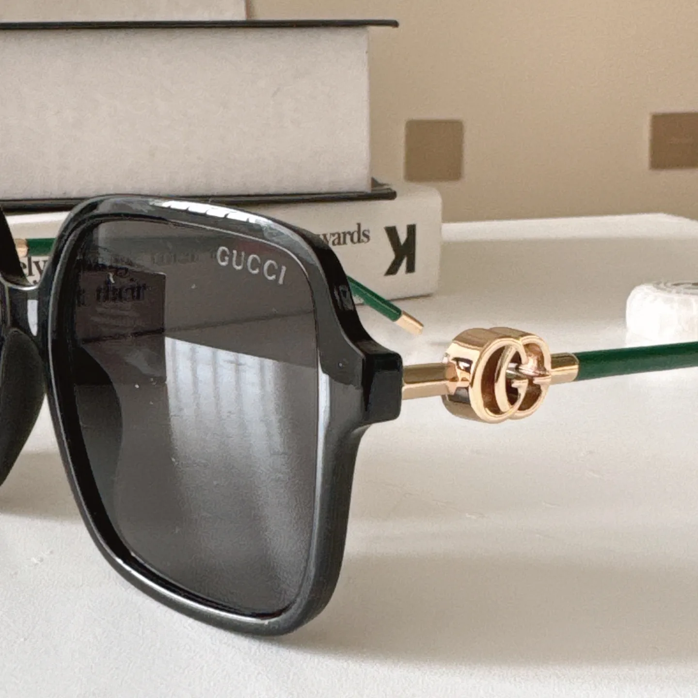 Gucci Oversized Square-Frame Sunglasses D20017790 — view 4