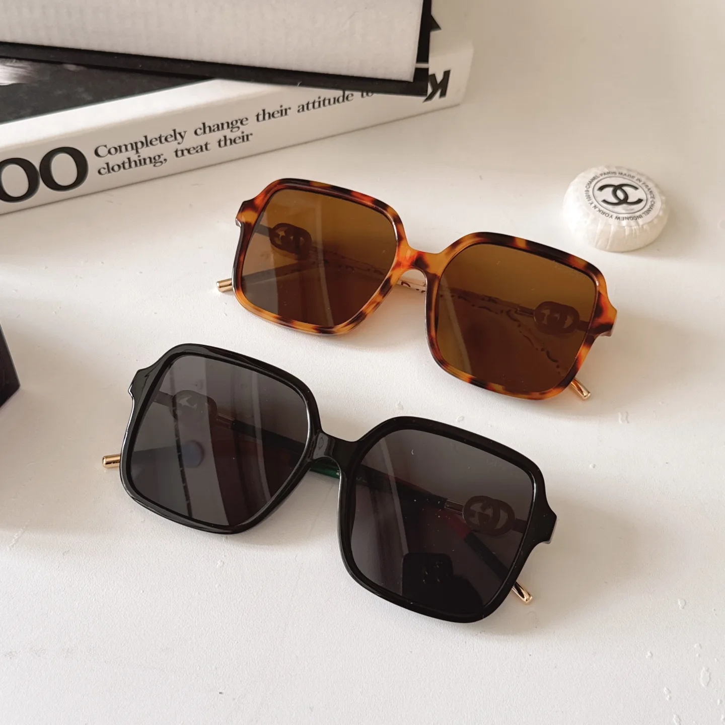 Gucci Oversized Square-Frame Sunglasses D20017790 — view 9