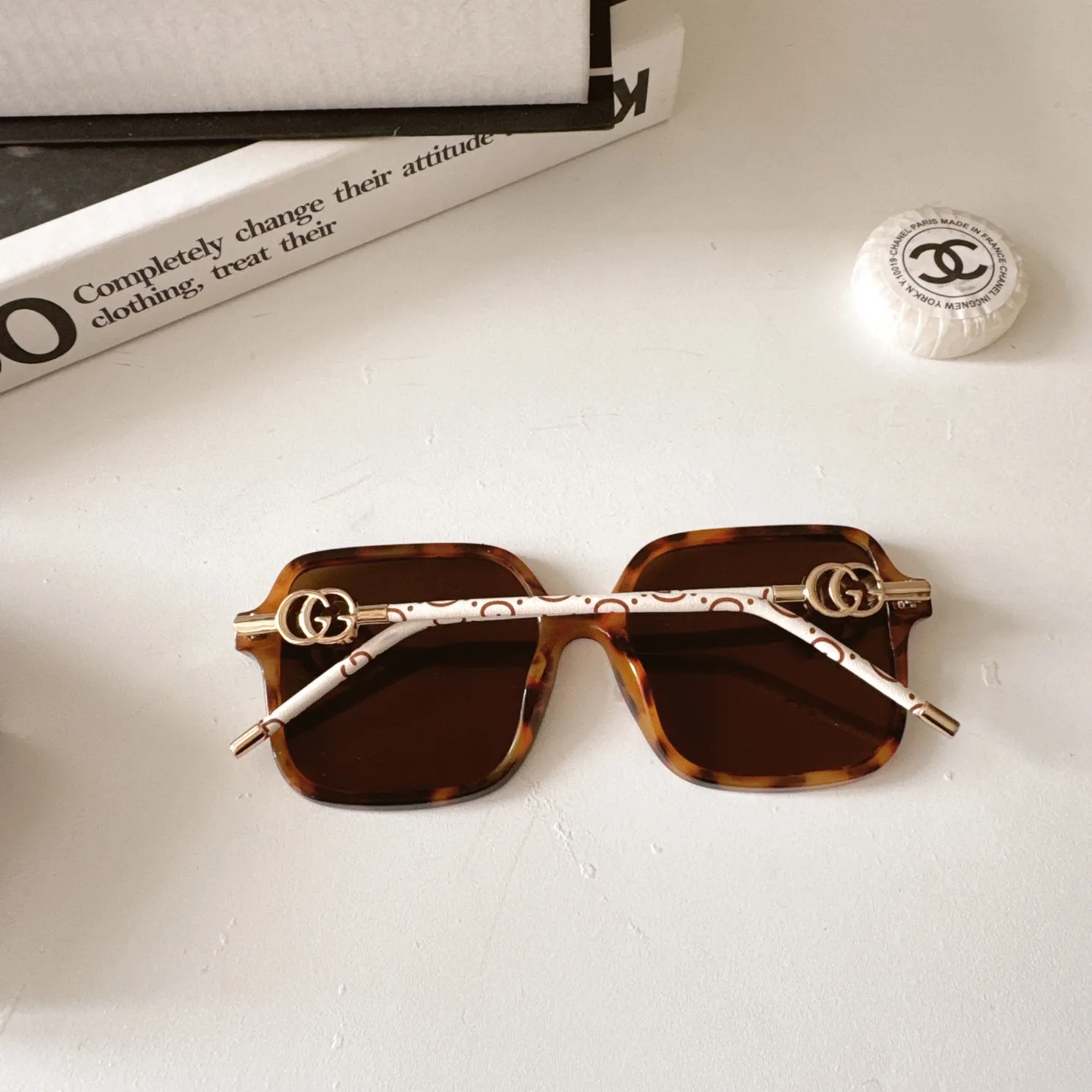 Gucci Leather-Trim Square-Frame Sunglasses D20017791 — view 3