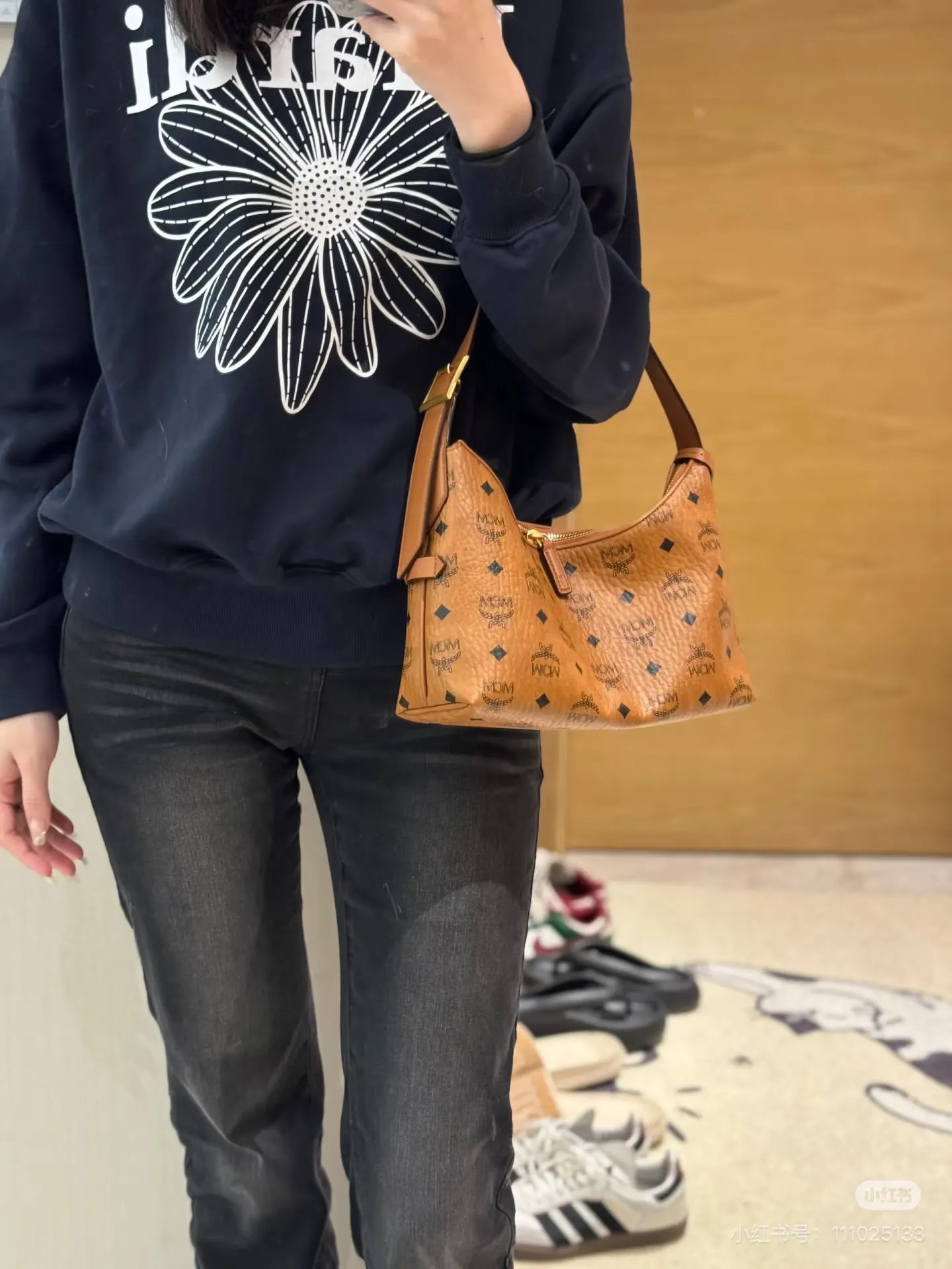 MCM Visetos Hobo Shoulder Bag D27518349 — view 5