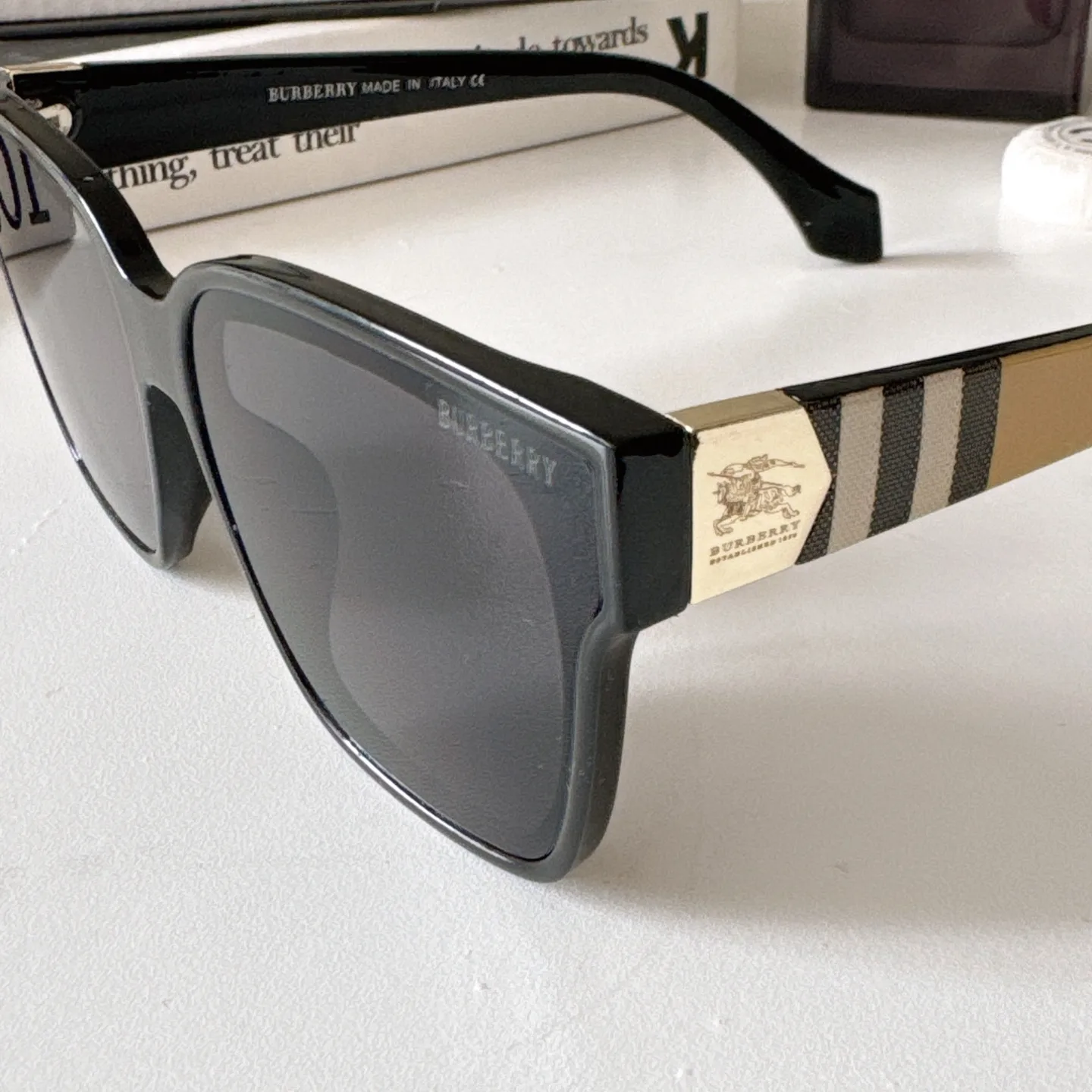 Burberry Sunglasses D20017789 — view 4