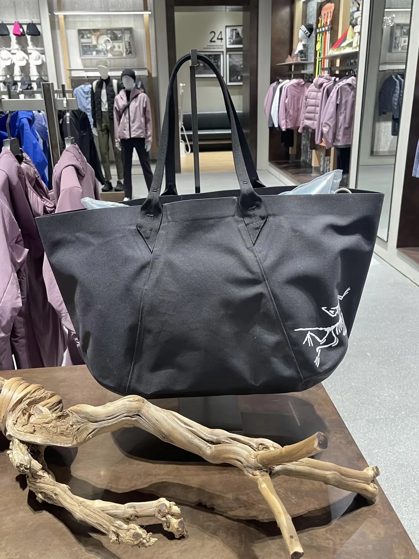 Arc'teryx Carrier 45 Tote Bag D36017865 — view 9