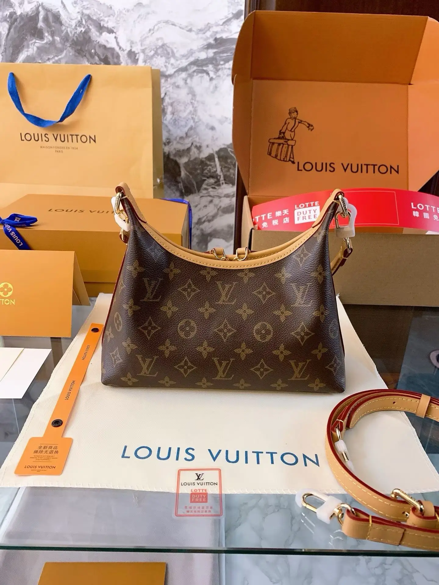 LV Monogram Hobo Shoulder Bag D32518043 — view 7